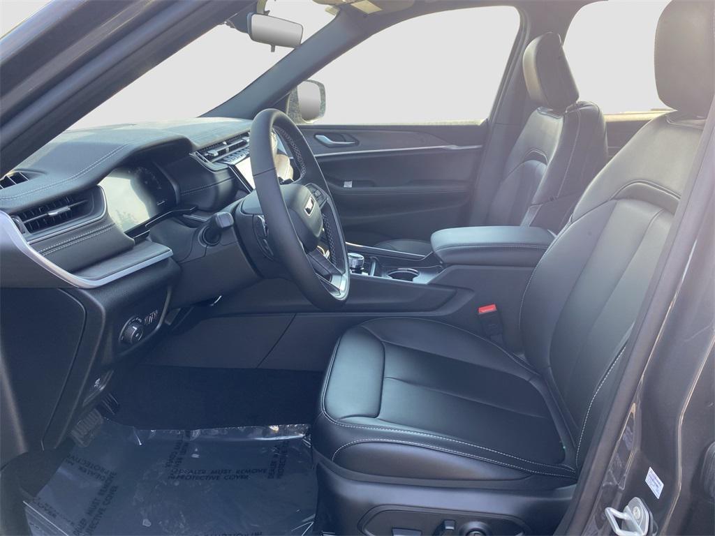 new 2025 Jeep Grand Cherokee L car, priced at $53,215