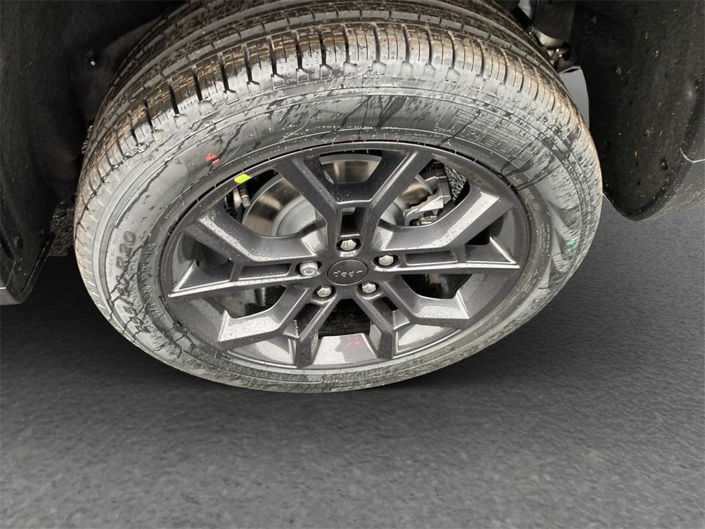 new 2025 Jeep Grand Cherokee car, priced at $53,735