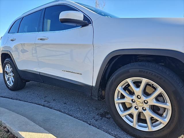 used 2017 Jeep Cherokee car, priced at $11,991