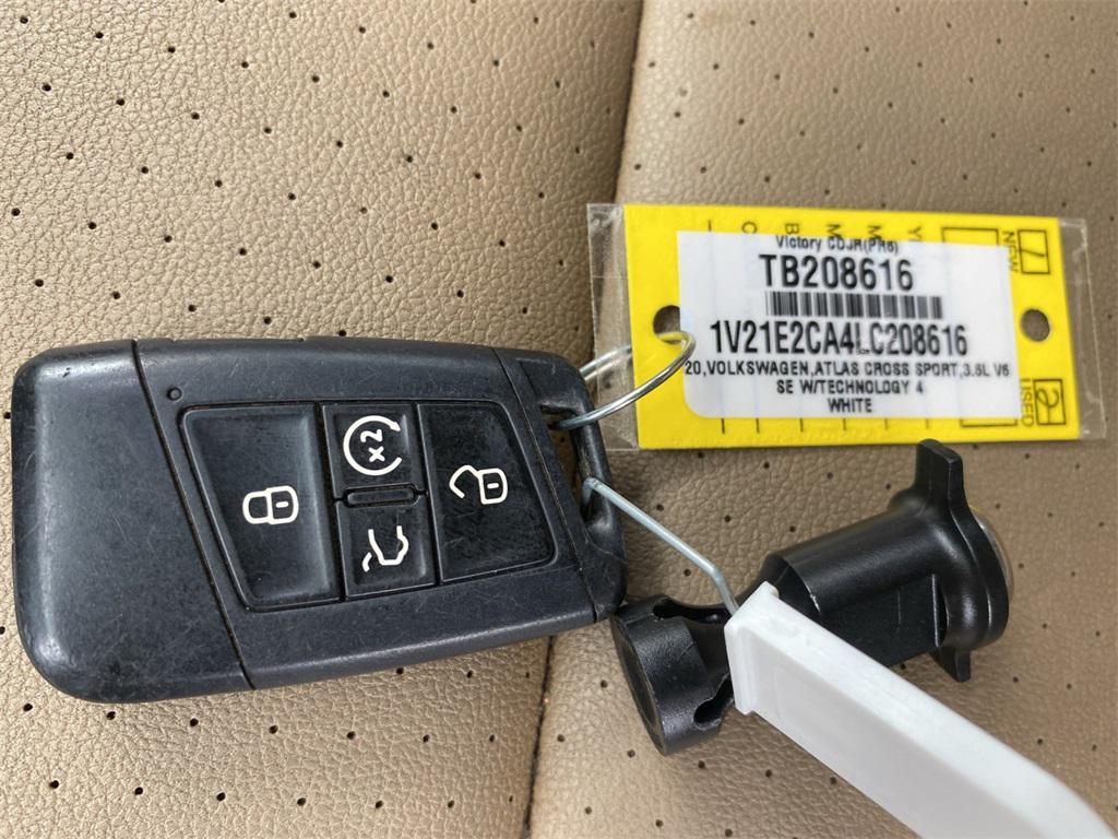 used 2020 Volkswagen Atlas Cross Sport car, priced at $20,750