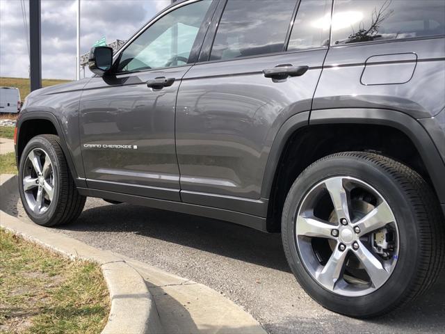 new 2025 Jeep Grand Cherokee car, priced at $52,435