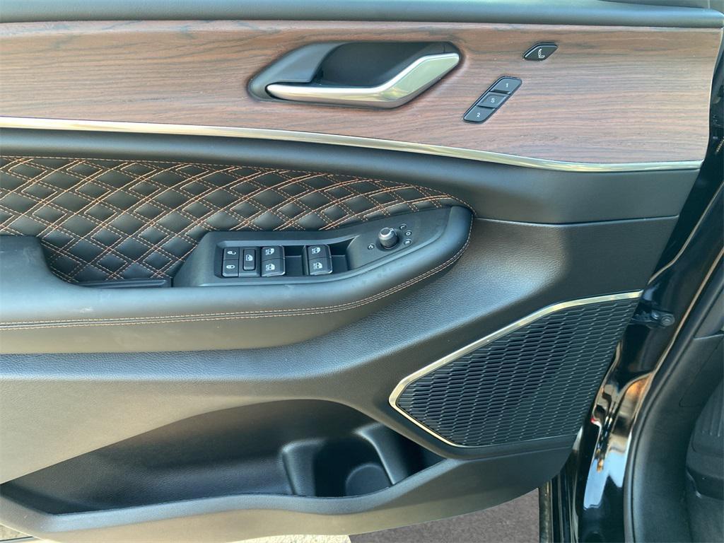 new 2025 Jeep Grand Cherokee L car, priced at $66,580