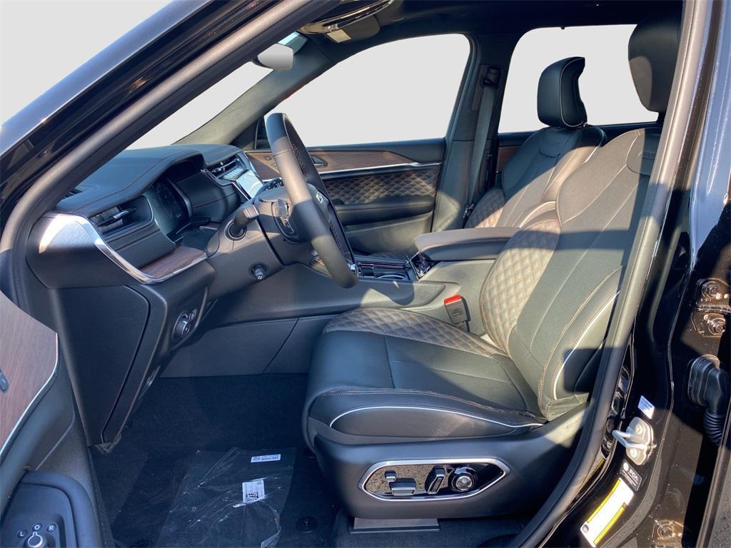 new 2025 Jeep Grand Cherokee L car, priced at $66,580