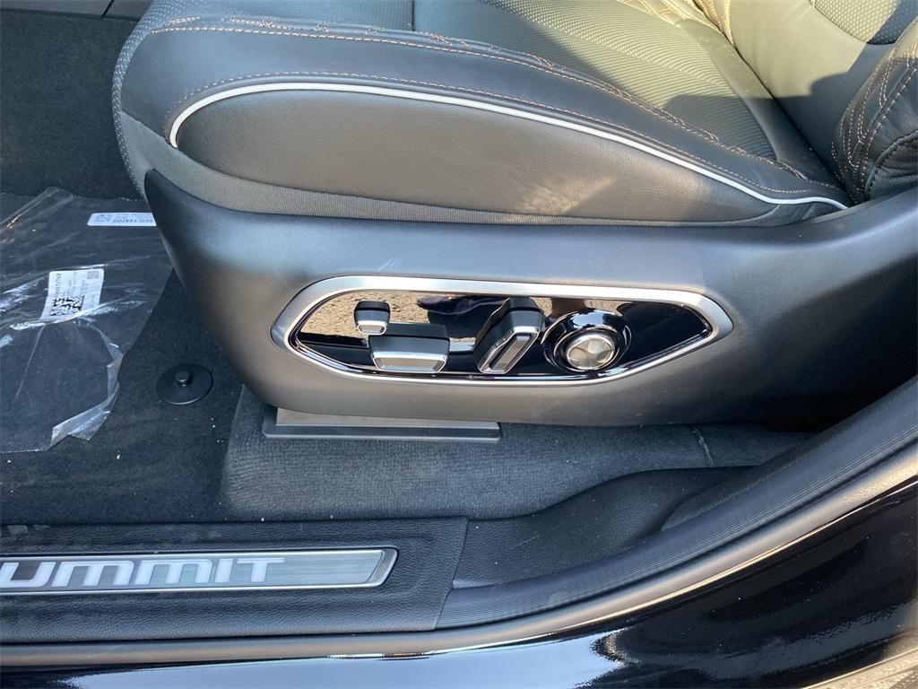 new 2025 Jeep Grand Cherokee L car, priced at $66,580