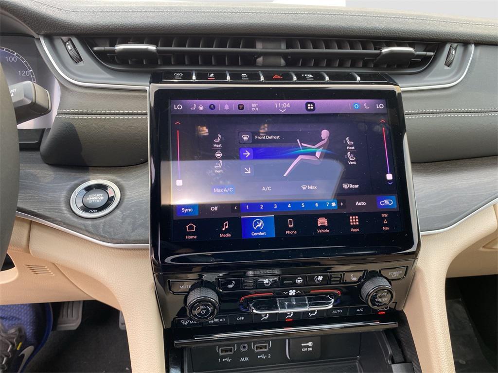 new 2025 Jeep Grand Cherokee car, priced at $55,065