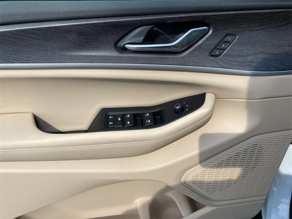 new 2025 Jeep Grand Cherokee car, priced at $55,065