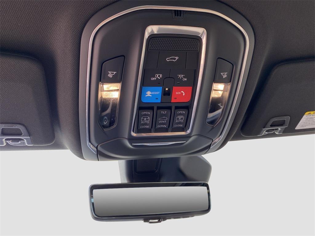 new 2025 Jeep Grand Cherokee car, priced at $55,065