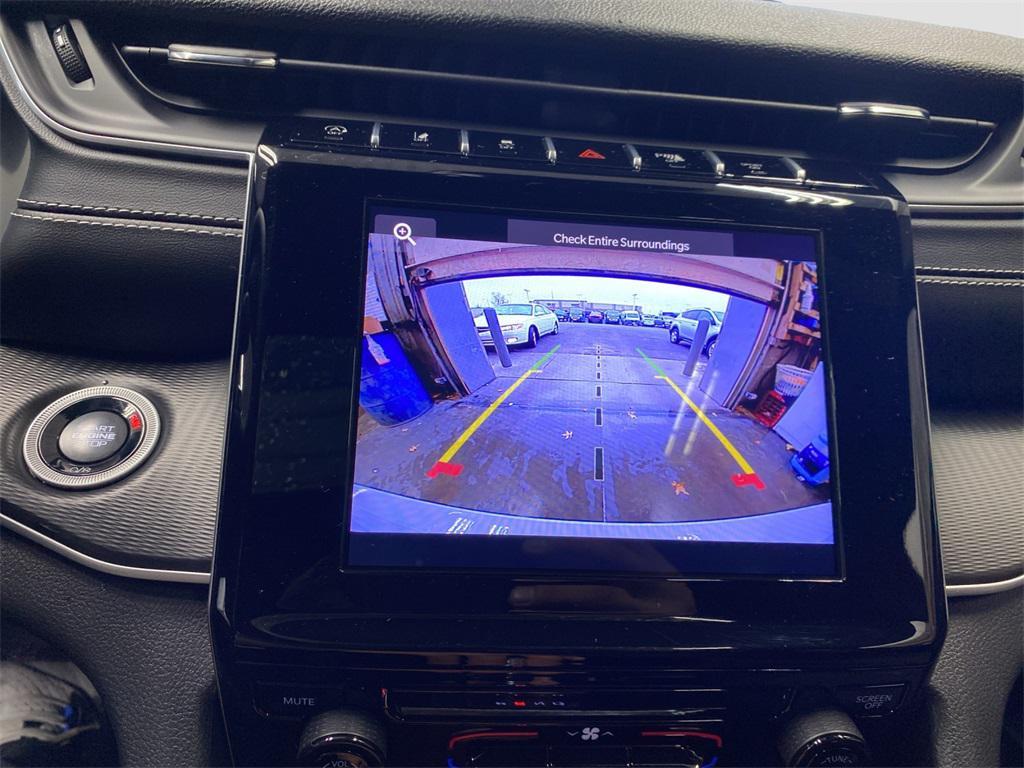 used 2025 Jeep Grand Cherokee car, priced at $32,998