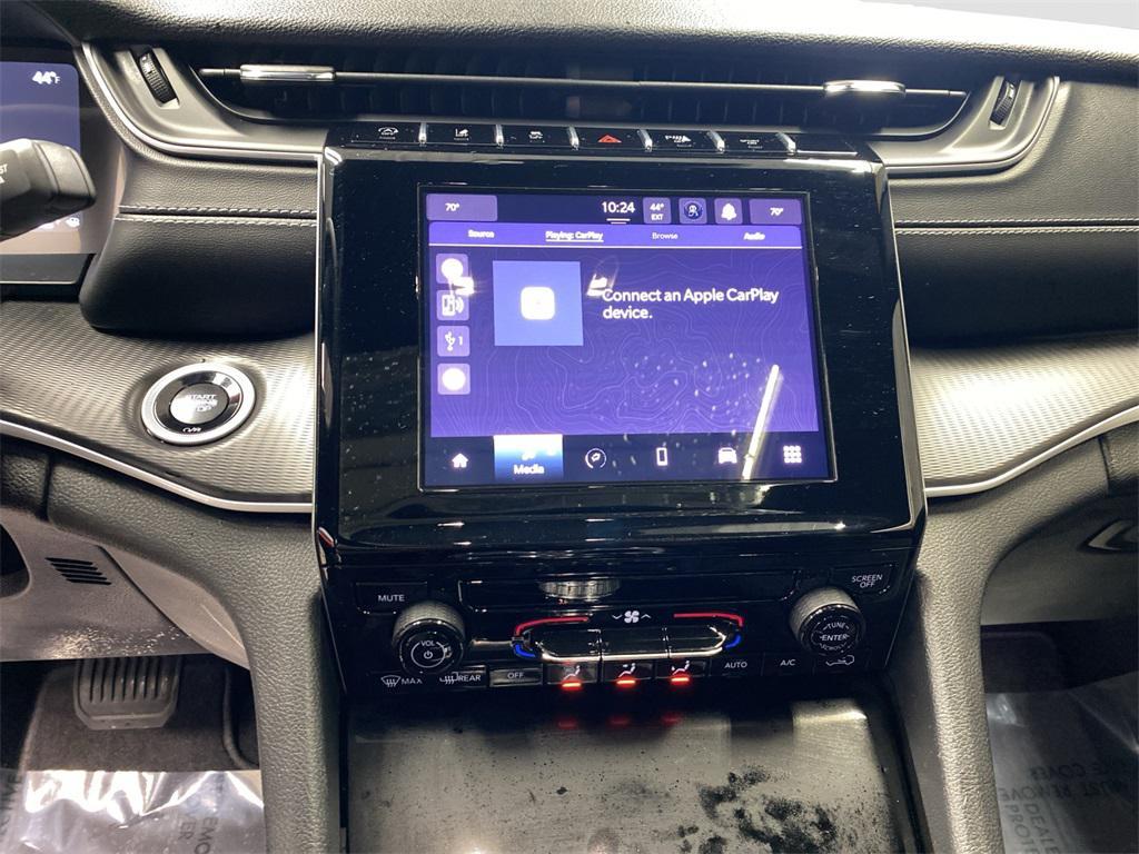 used 2025 Jeep Grand Cherokee car, priced at $32,998