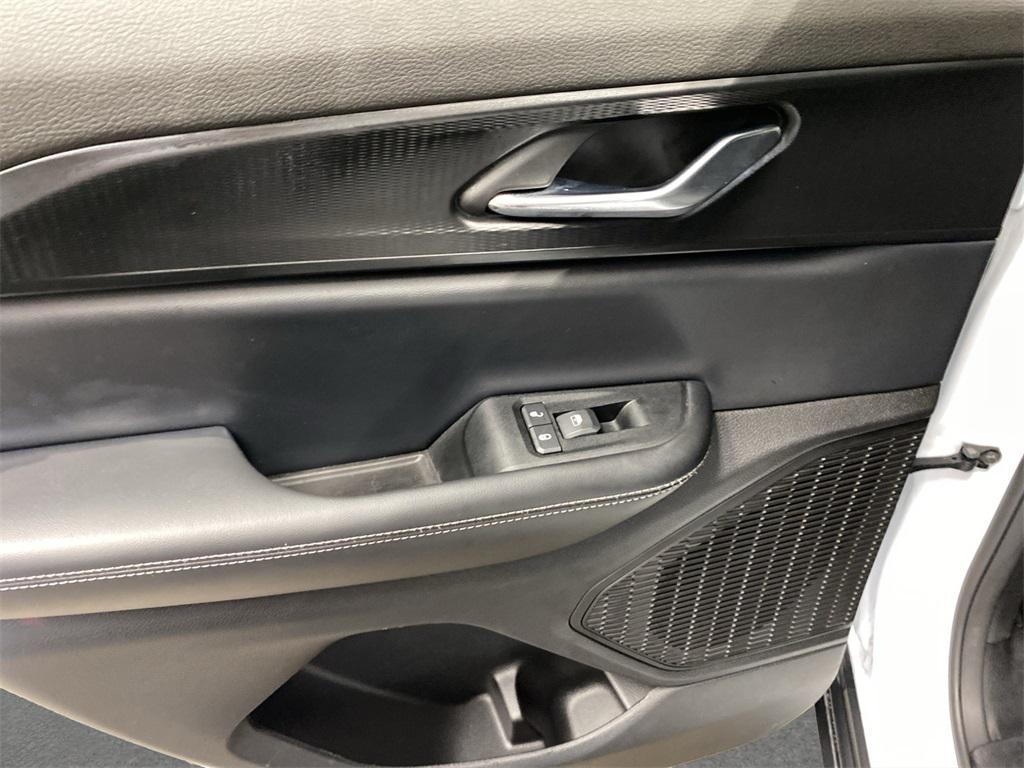 used 2025 Jeep Grand Cherokee car, priced at $32,998