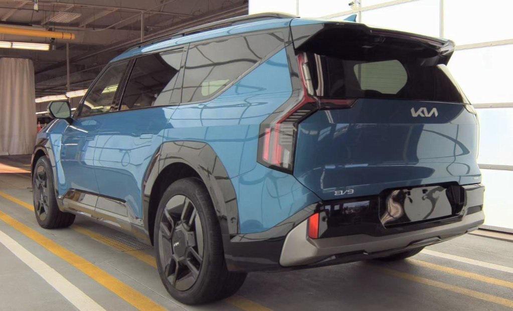 used 2024 Kia EV9 car, priced at $40,995