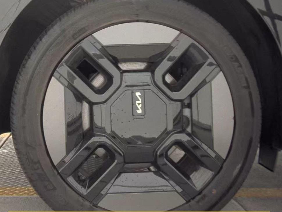 used 2024 Kia EV9 car, priced at $40,995