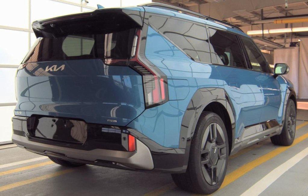 used 2024 Kia EV9 car, priced at $40,995