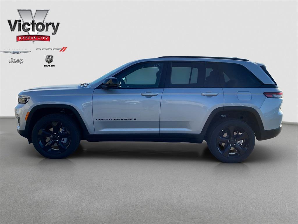 new 2025 Jeep Grand Cherokee car, priced at $50,220