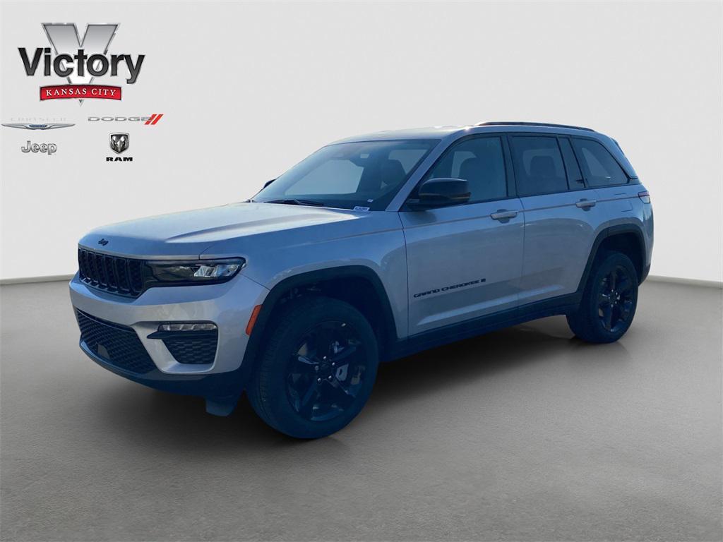 new 2025 Jeep Grand Cherokee car, priced at $50,220