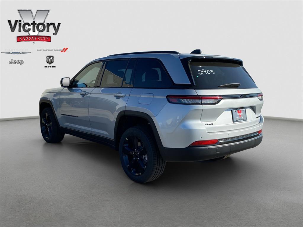 new 2025 Jeep Grand Cherokee car, priced at $50,220