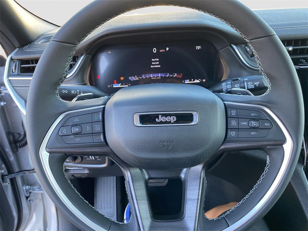 new 2025 Jeep Grand Cherokee car, priced at $50,220