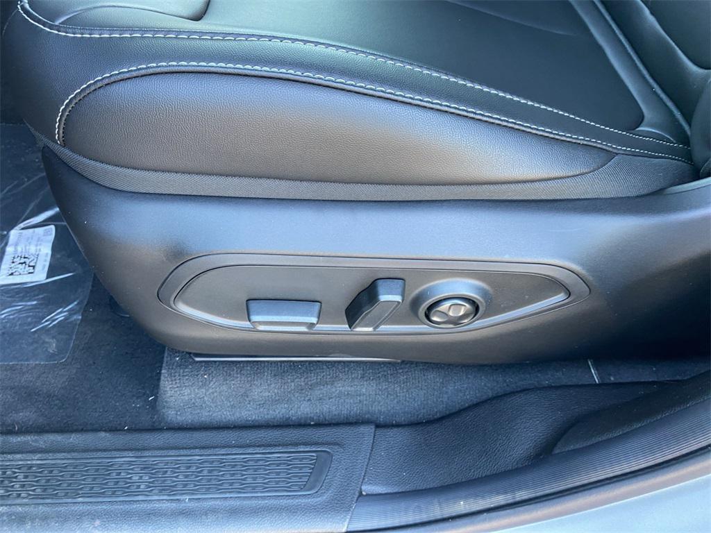 new 2025 Jeep Grand Cherokee car, priced at $50,220