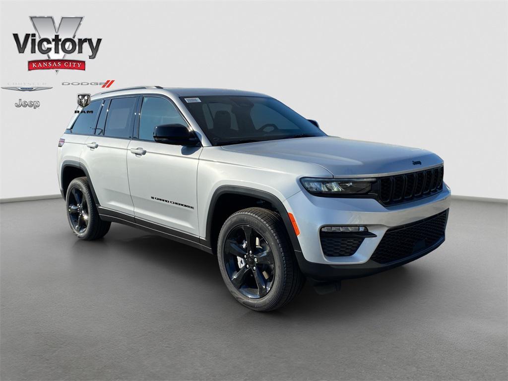 new 2025 Jeep Grand Cherokee car, priced at $50,220