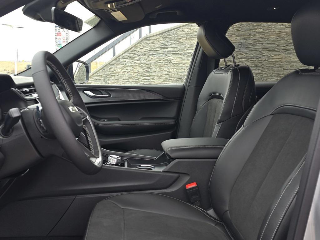 new 2025 Jeep Grand Cherokee L car, priced at $48,030