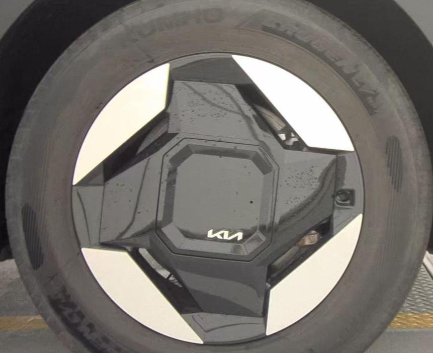 used 2025 Kia EV9 car, priced at $37,995