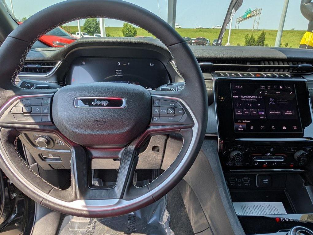 new 2025 Jeep Grand Cherokee L car, priced at $51,370