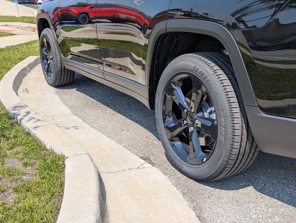 new 2025 Jeep Grand Cherokee L car, priced at $51,370