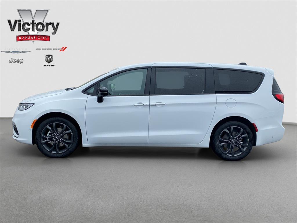 new 2026 Chrysler Pacifica car, priced at $47,290
