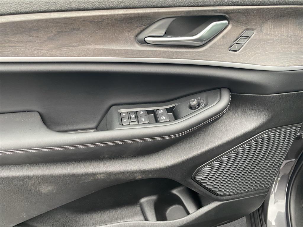 new 2025 Jeep Grand Cherokee car, priced at $53,735