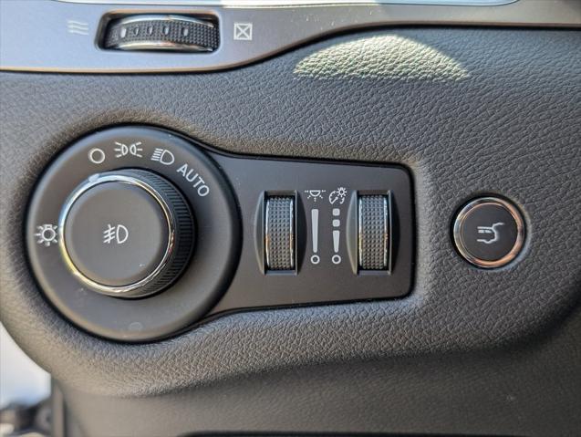 used 2020 Jeep Cherokee car, priced at $19,598
