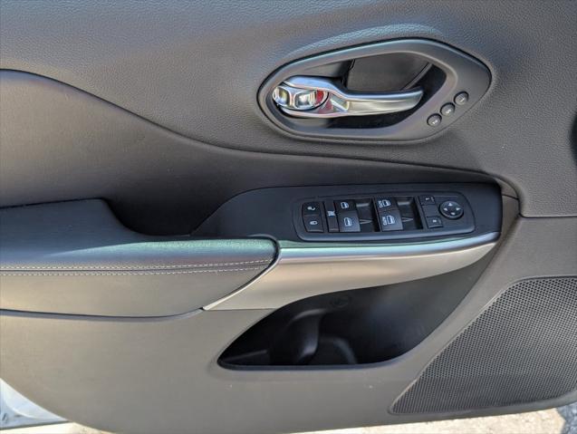 used 2020 Jeep Cherokee car, priced at $19,598