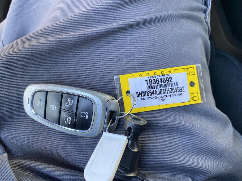 used 2021 Hyundai Santa Fe car, priced at $17,621