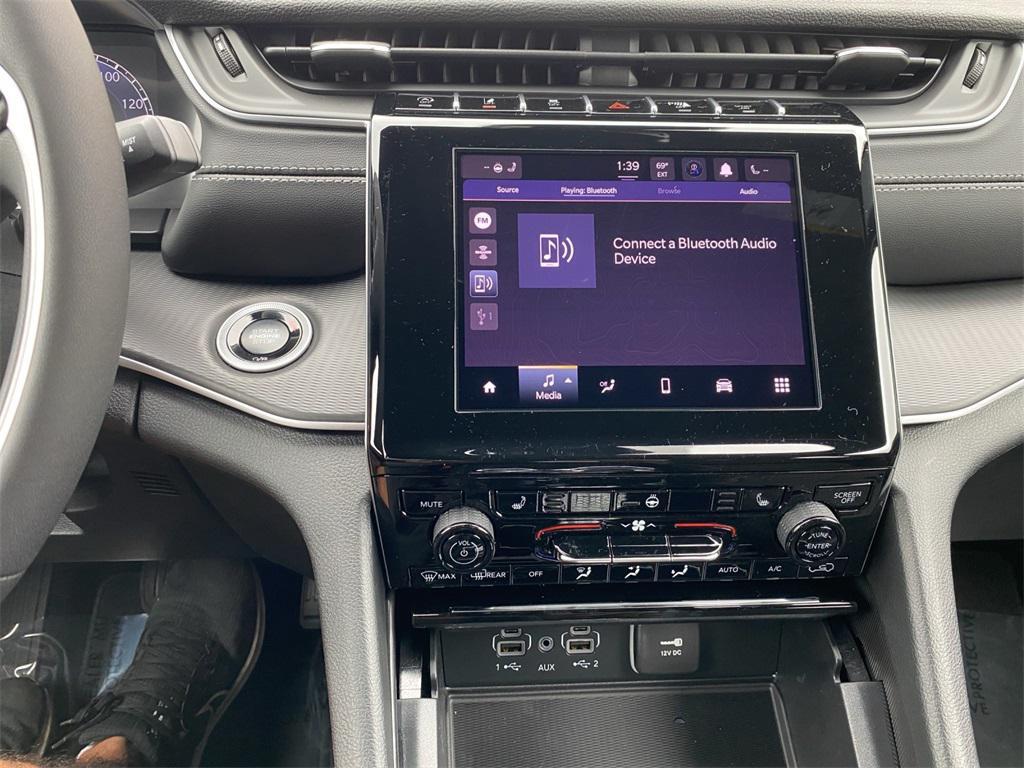 new 2025 Jeep Grand Cherokee car, priced at $49,370