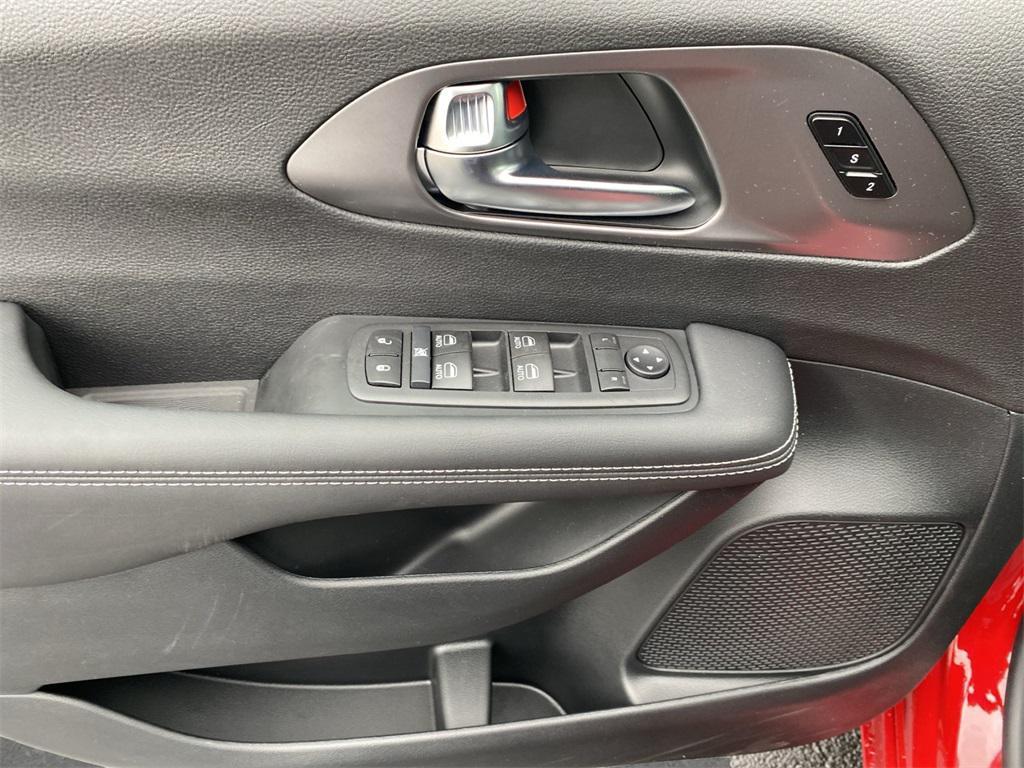 new 2026 Chrysler Pacifica car, priced at $48,285