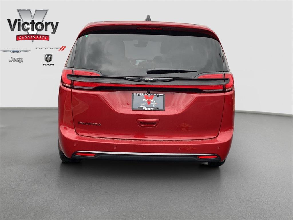 new 2026 Chrysler Pacifica car, priced at $48,285