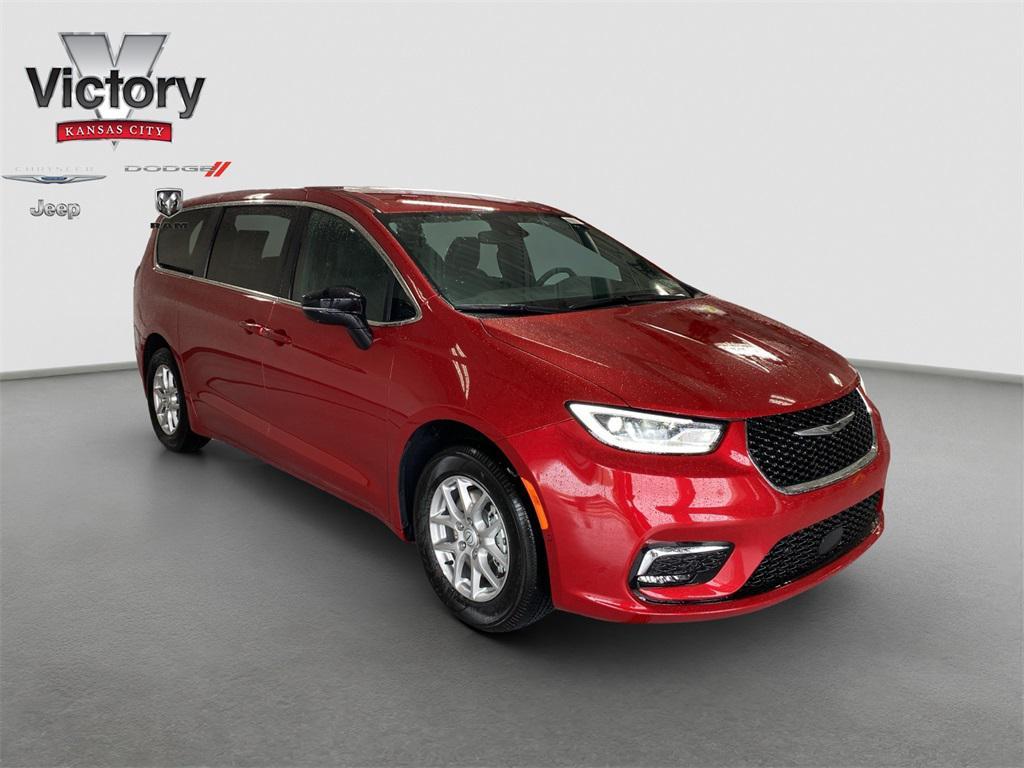 new 2026 Chrysler Pacifica car, priced at $46,235