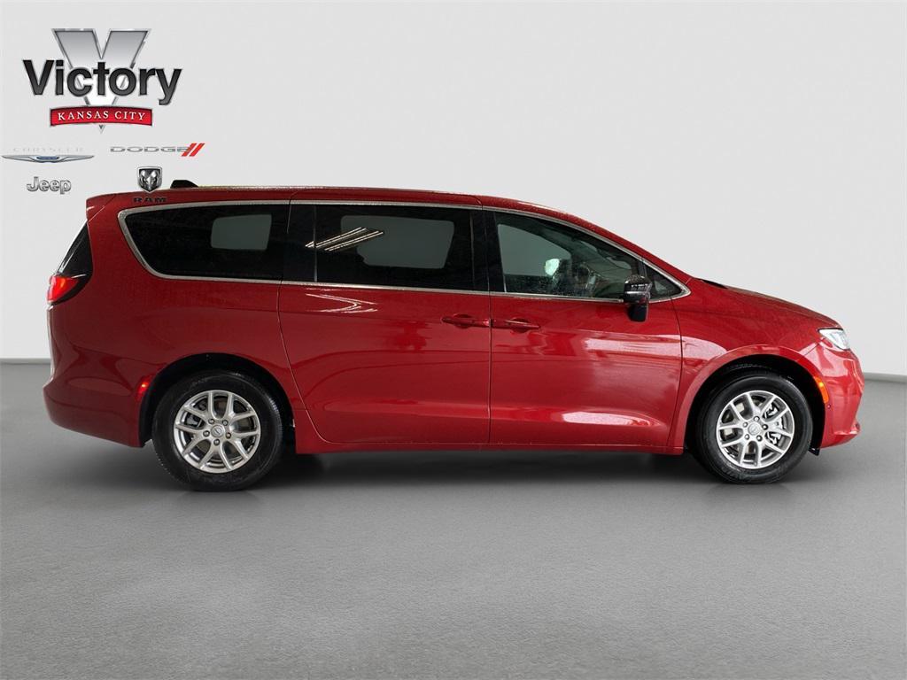 new 2026 Chrysler Pacifica car, priced at $46,235