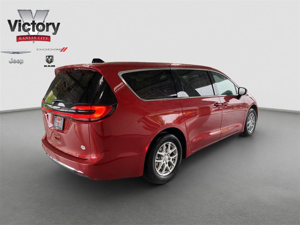 new 2026 Chrysler Pacifica car, priced at $46,235