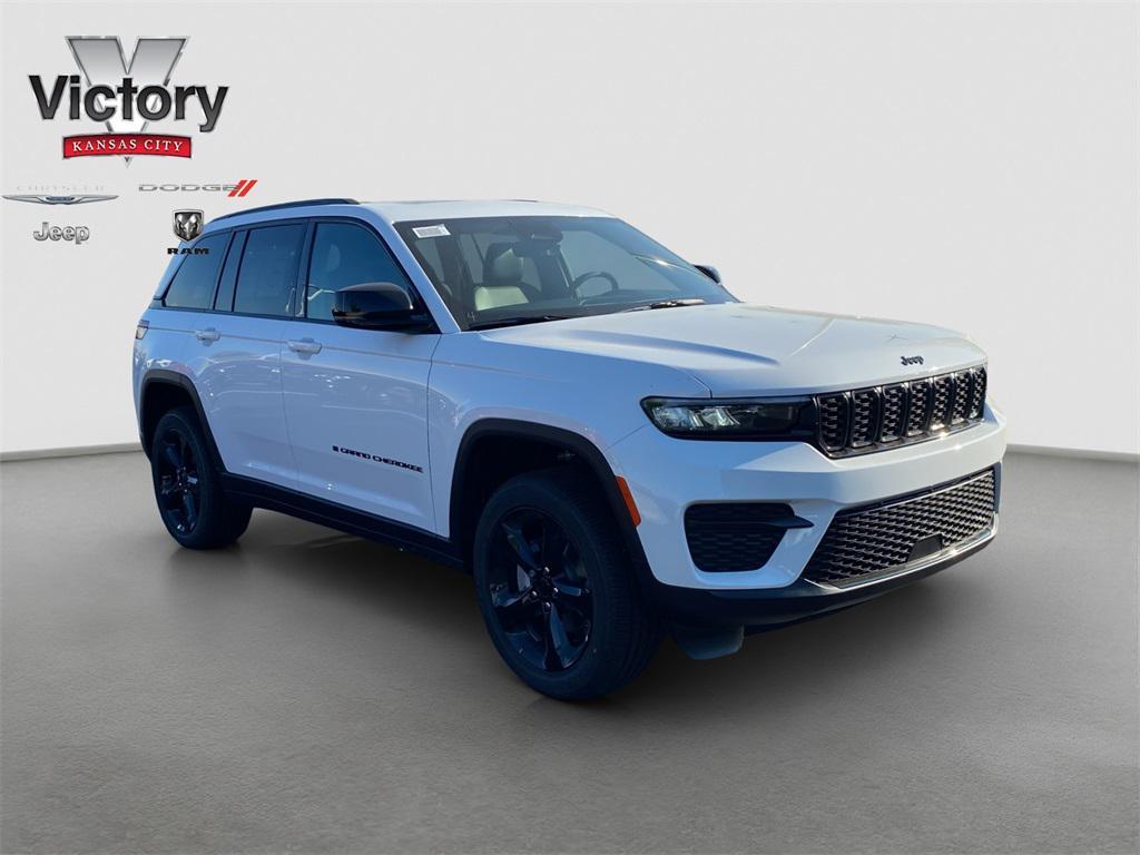 new 2025 Jeep Grand Cherokee car, priced at $48,775