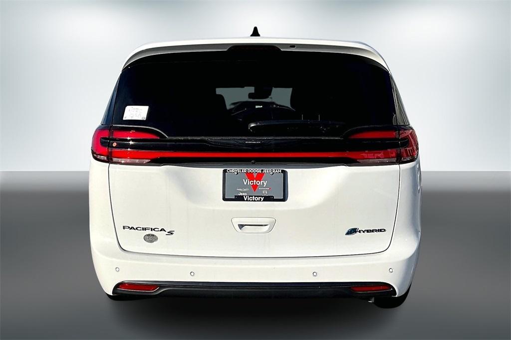 new 2024 Chrysler Pacifica Hybrid car, priced at $58,850