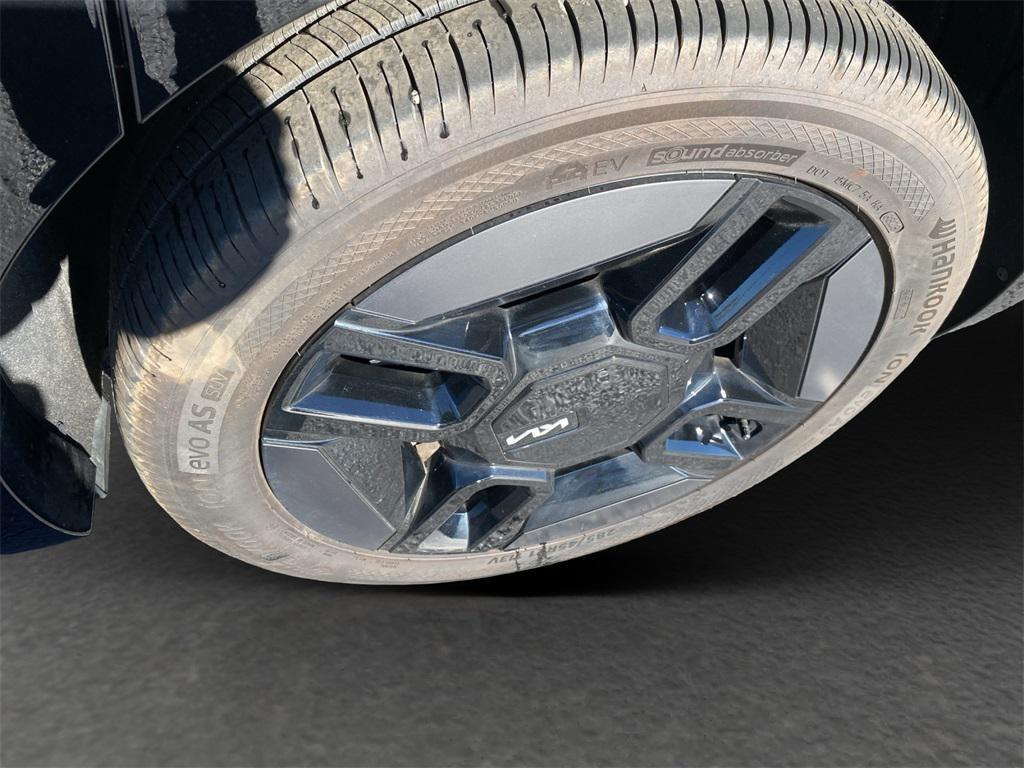 used 2024 Kia EV9 car, priced at $40,995