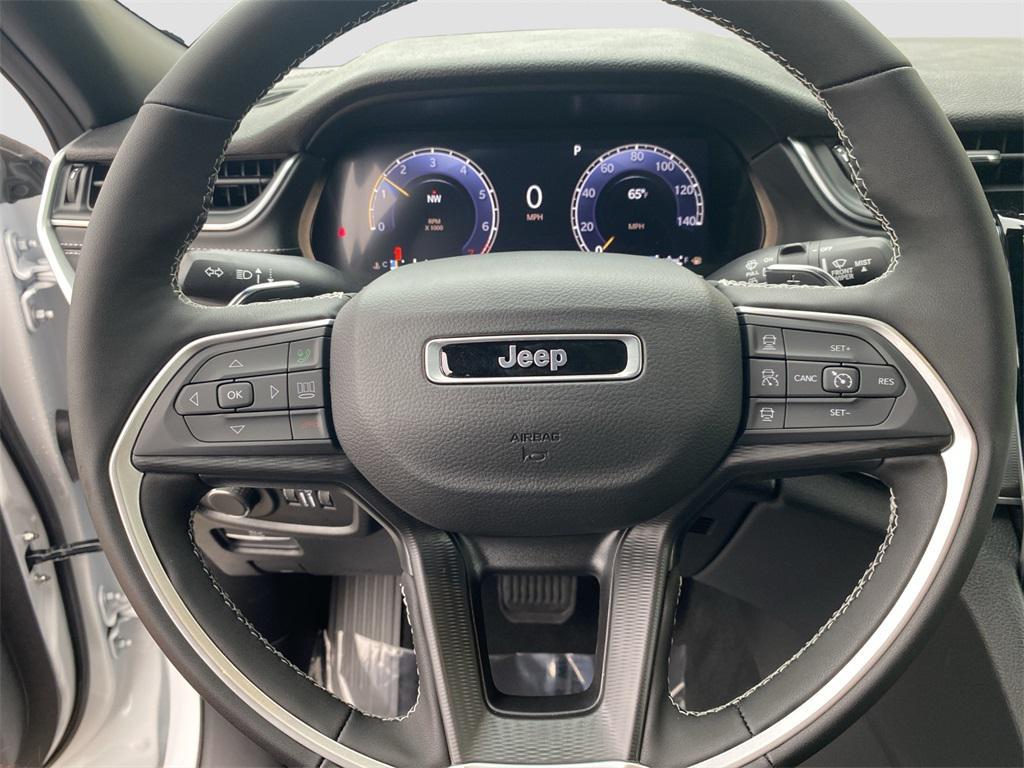new 2025 Jeep Grand Cherokee car, priced at $48,275
