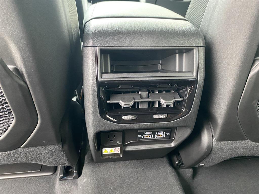 new 2025 Jeep Grand Cherokee car, priced at $48,275