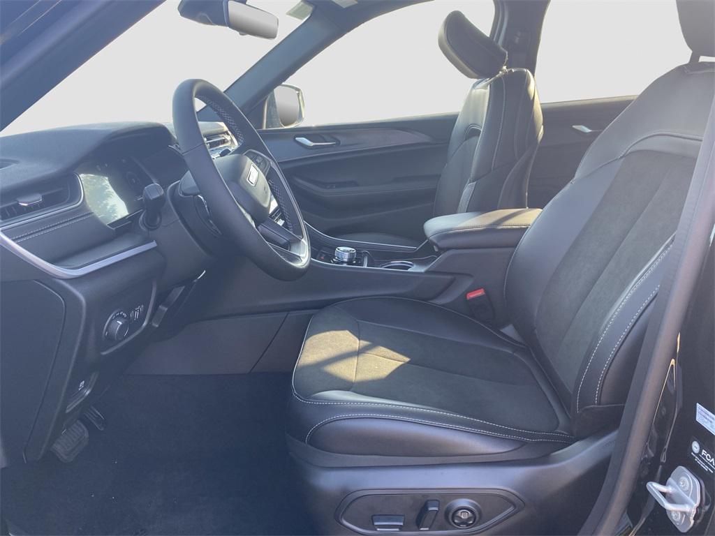 new 2025 Jeep Grand Cherokee car, priced at $49,370