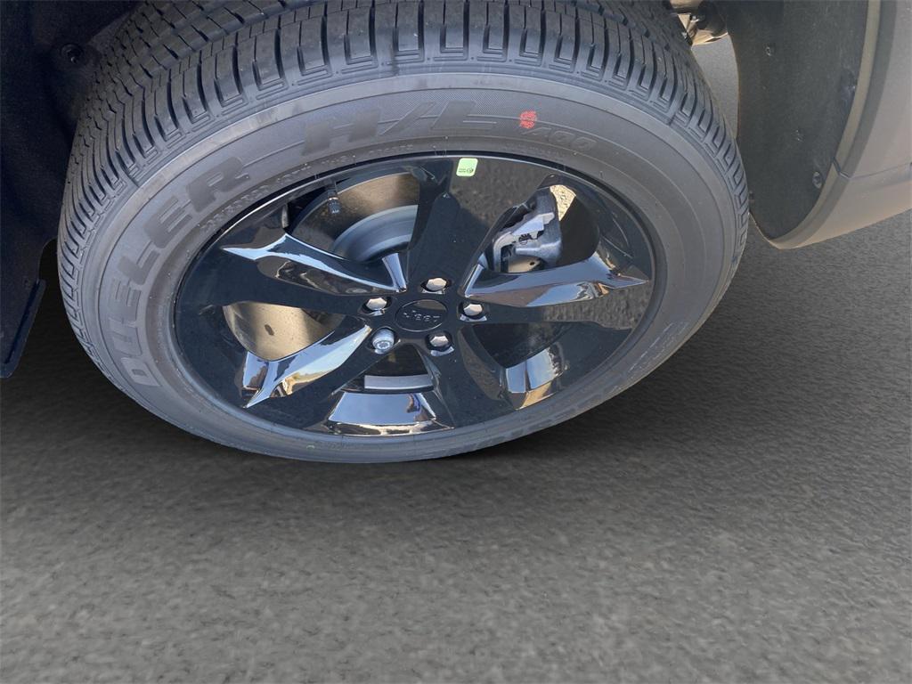 new 2025 Jeep Grand Cherokee car, priced at $49,370