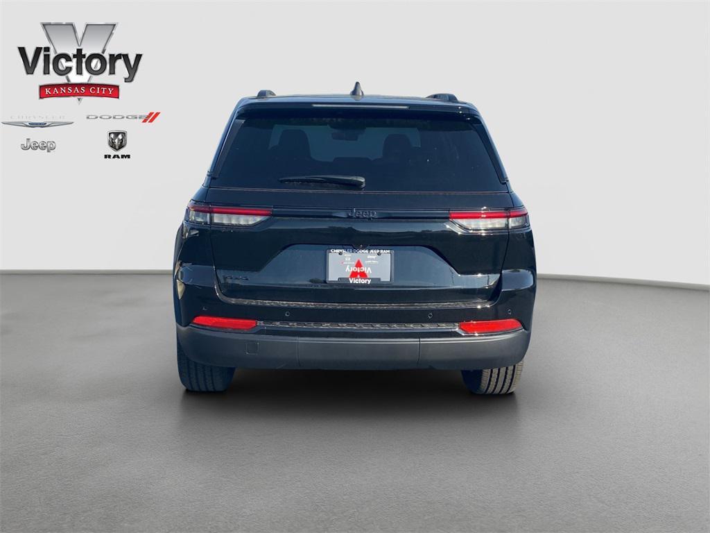 new 2025 Jeep Grand Cherokee car, priced at $49,370