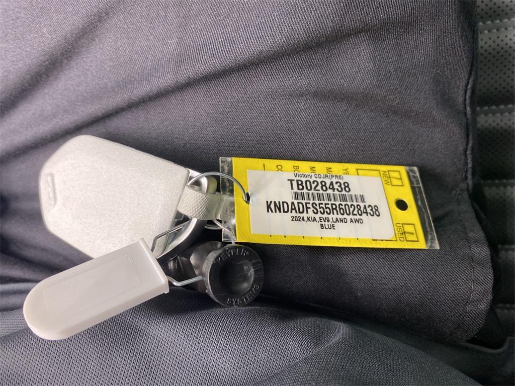 used 2024 Kia EV9 car, priced at $39,995