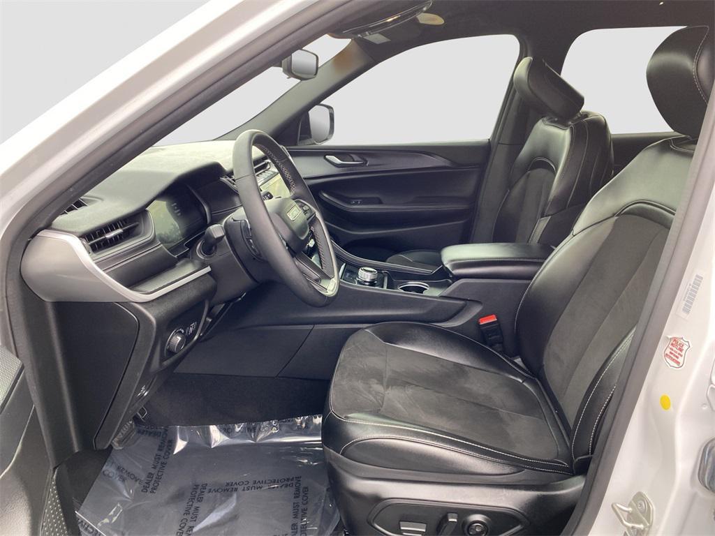 used 2024 Jeep Grand Cherokee L car, priced at $26,995