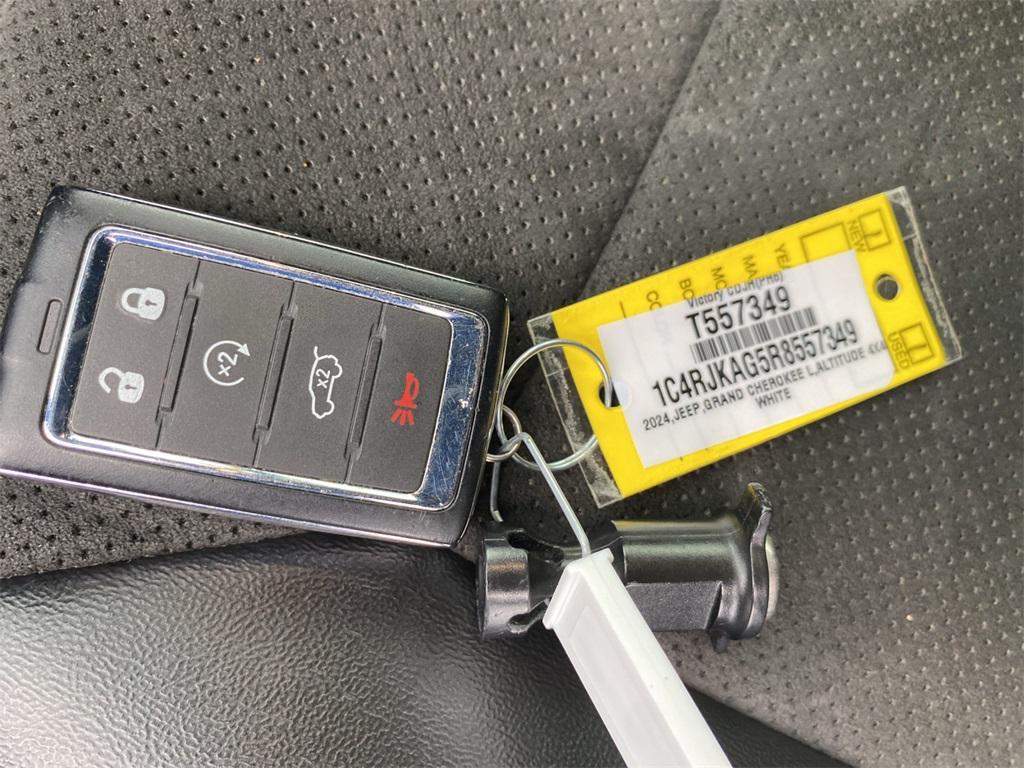 used 2024 Jeep Grand Cherokee L car, priced at $26,995