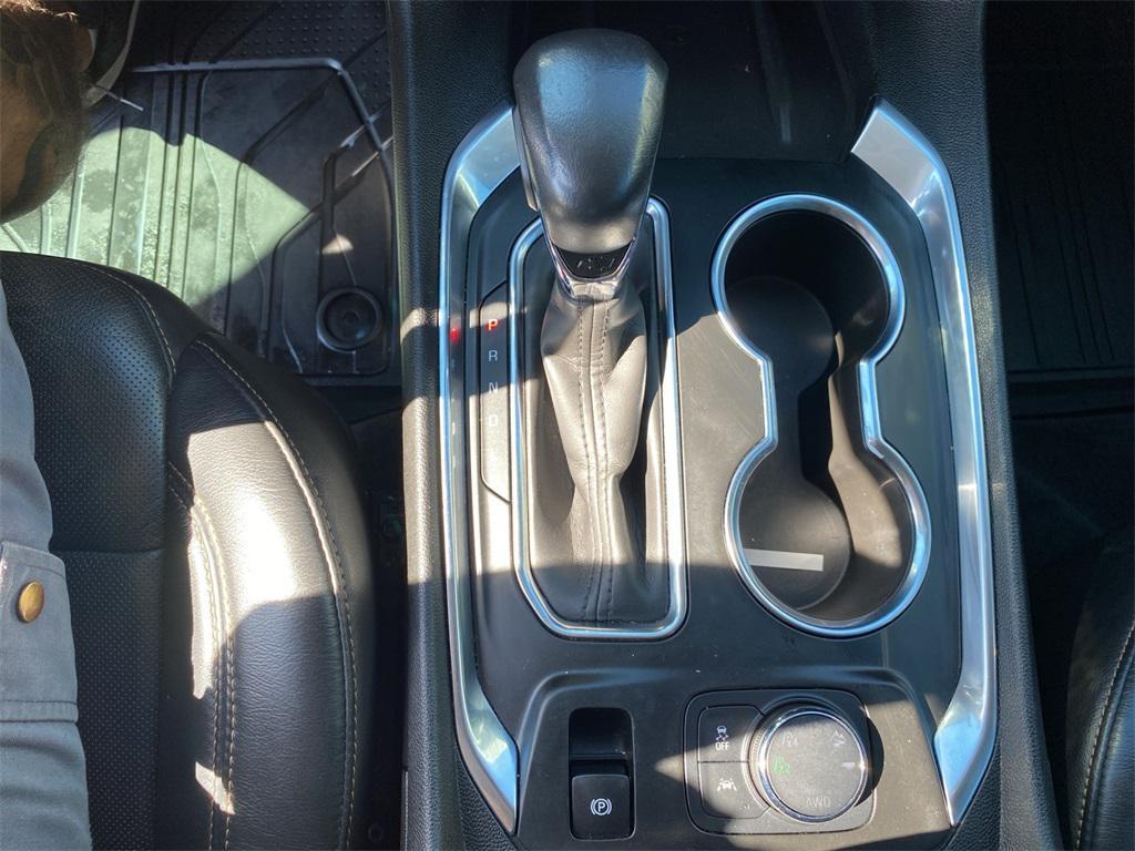 used 2021 Chevrolet Traverse car, priced at $25,981